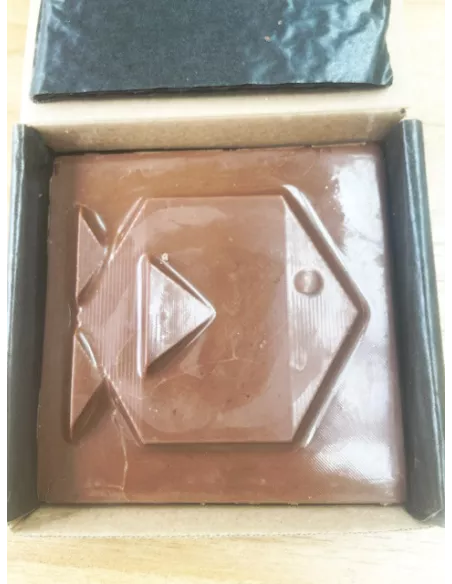 Oeuf praliné puzzle praliné maison Castelanne, - livraison à Domicile