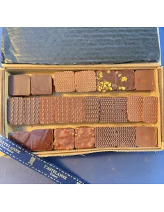 Coffret de chocolats au praliné