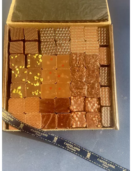 Coffret de chocolats au praliné