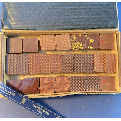 Coffret de chocolats au praliné