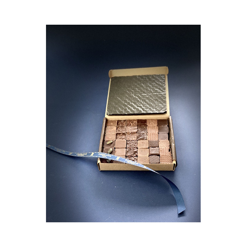 Coffret de chocolats au praliné